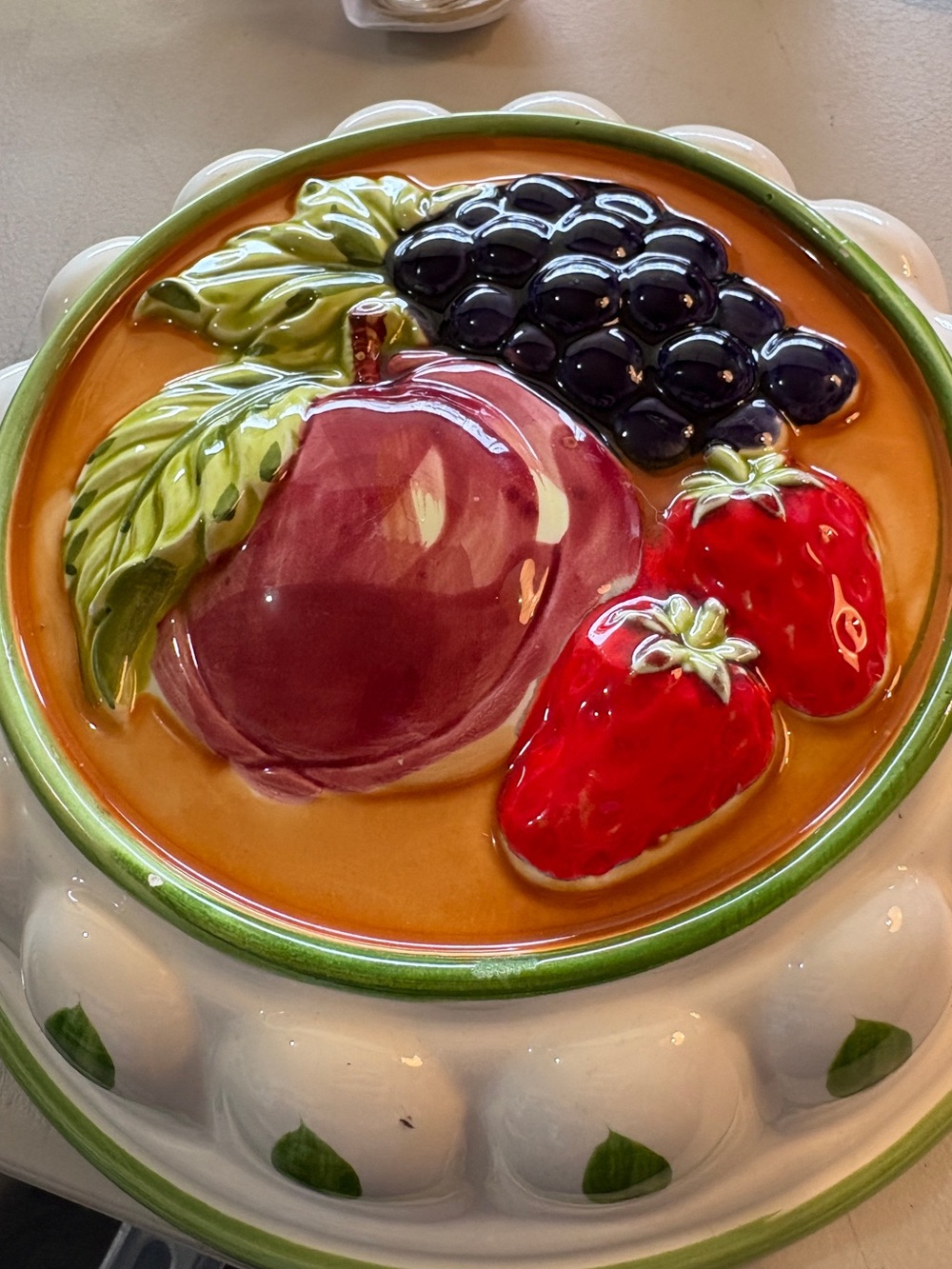 1982 Gailstyn-Sutton hand-painted fruit mold wall hanging